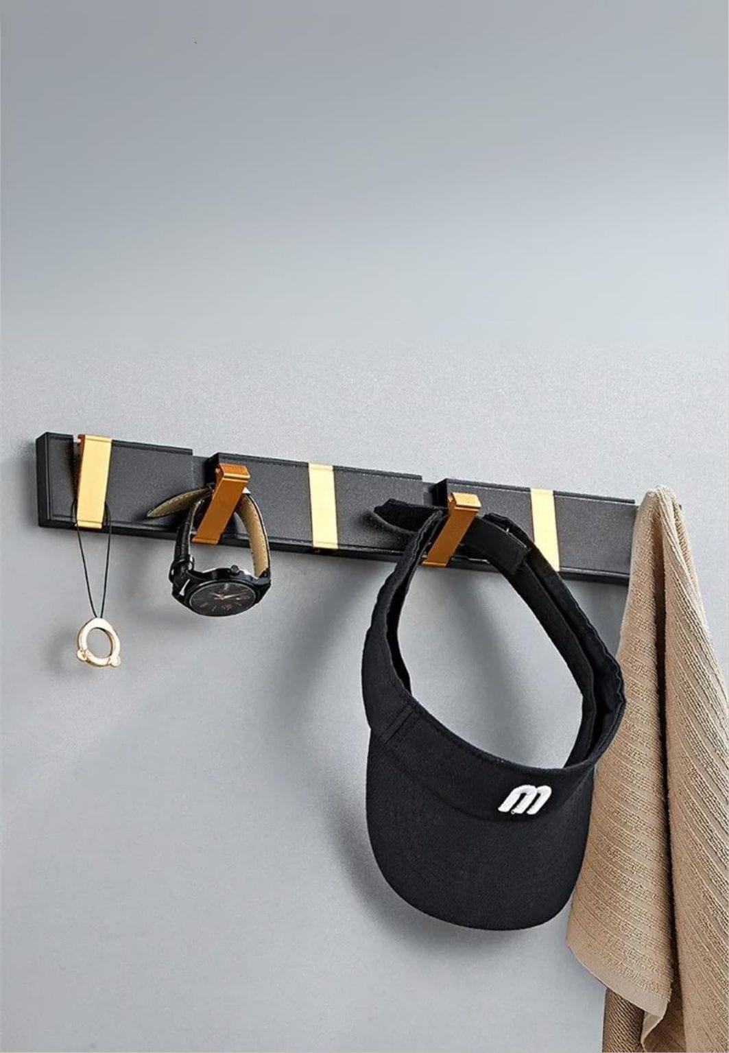 Porte manteau mural design Noir Doré 8 crochets| Le Porte Manteau Black Gold 8 hook